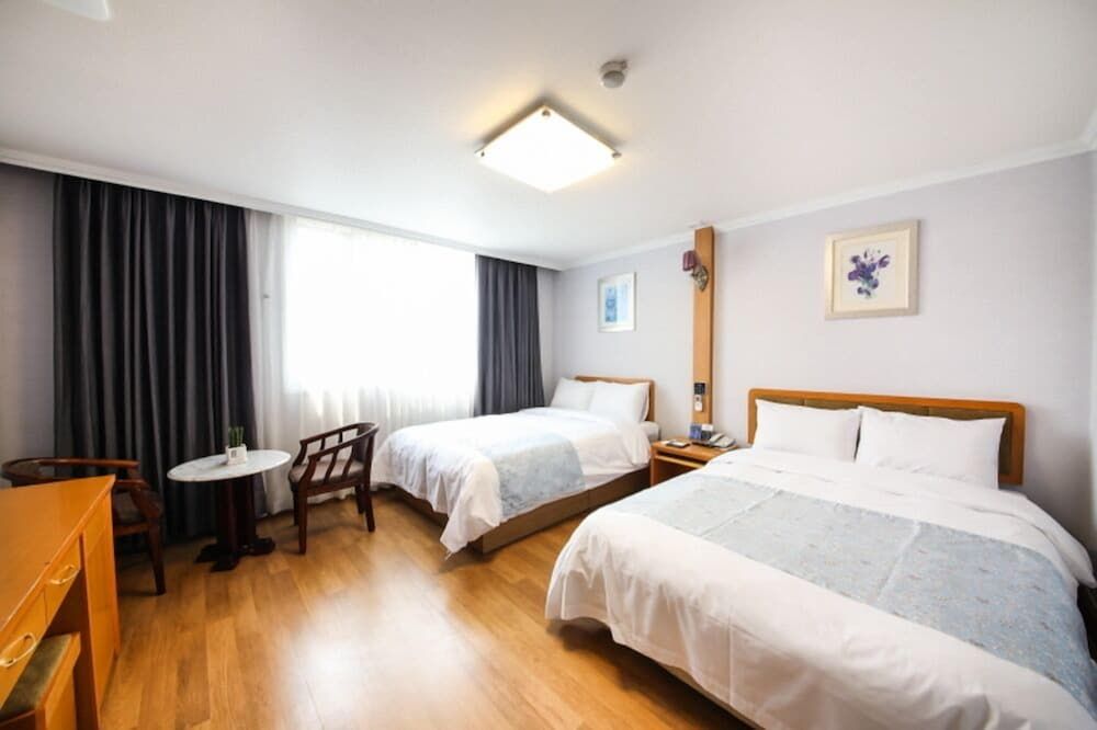 Utopia Tourist Hotel
