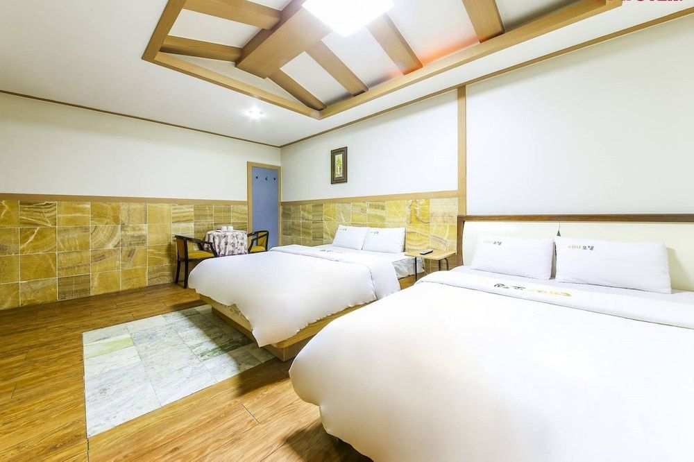 Theme Motel
