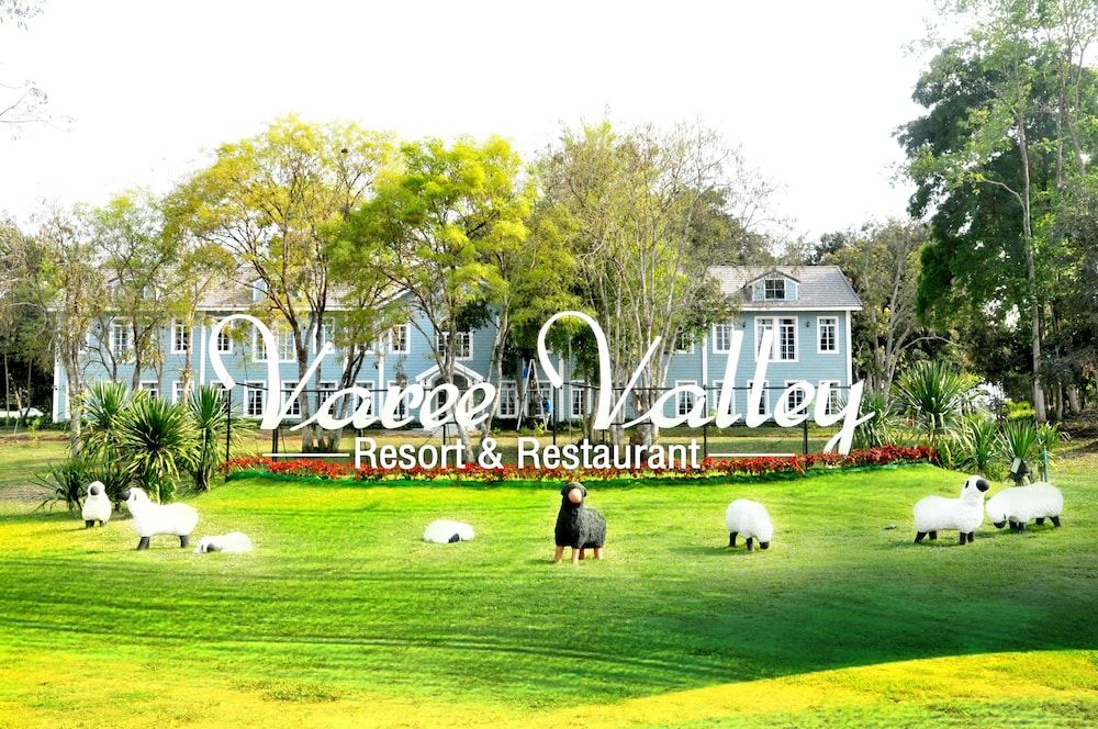 Varee Valley Resort and Restaurant