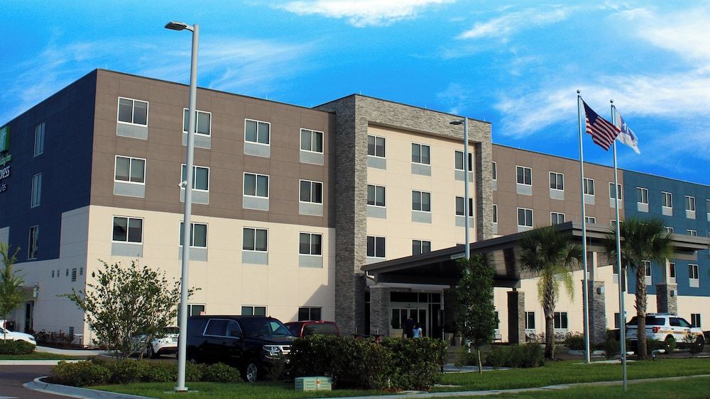 Holiday Inn Express & Suites Jacksonville W - I295 and I10 by IHG