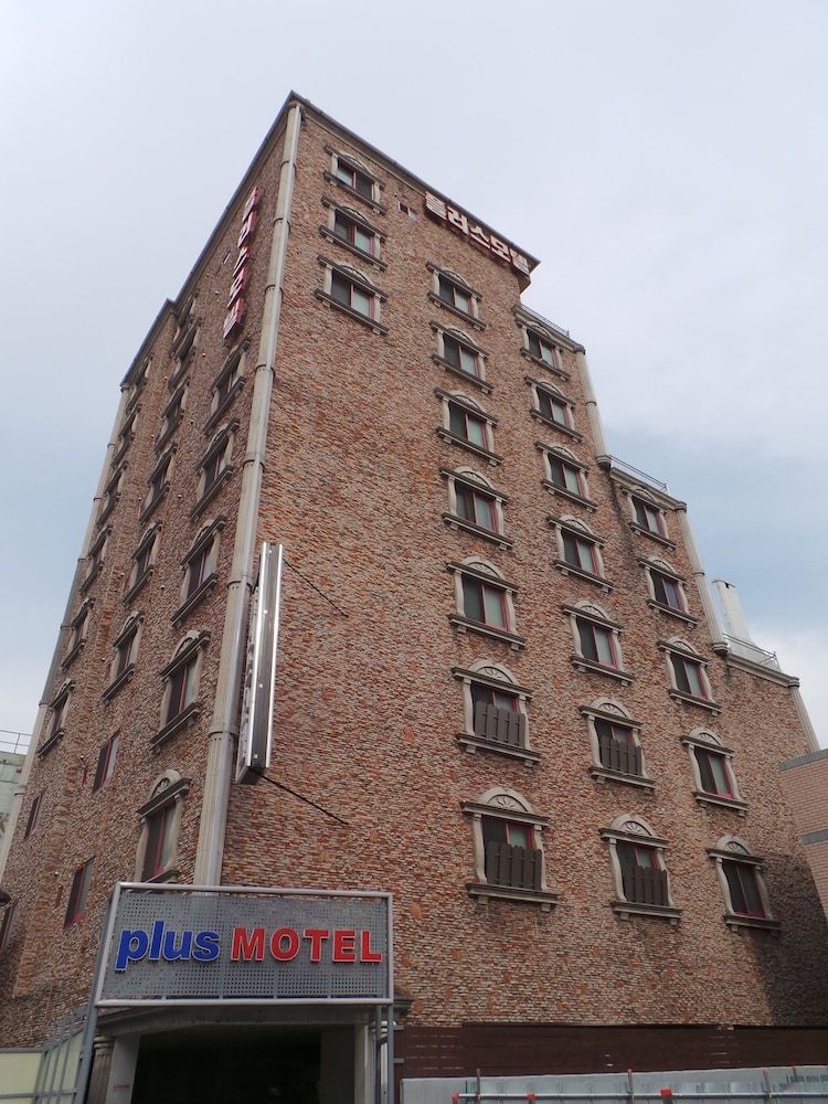 플러스모텔
