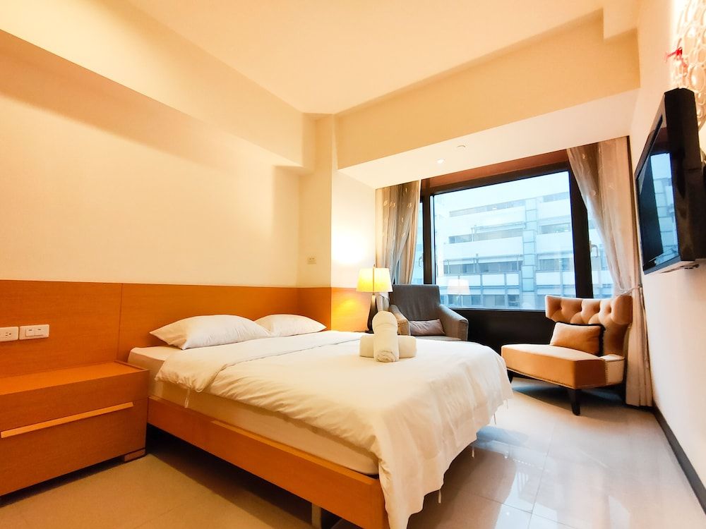 Q Square Apartment