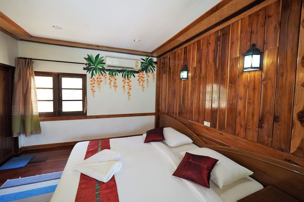 Khaothone River View Resort