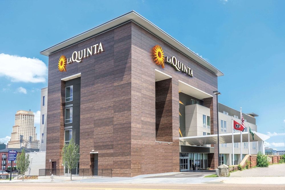 La Quinta Inn & Suites by Wyndham Memphis Downtown
