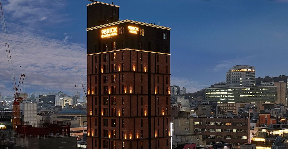 9 ブリック ホテル