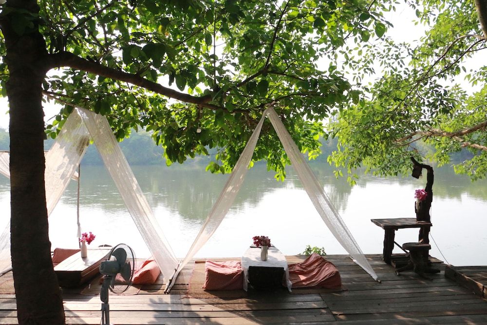 The Antique Riverside