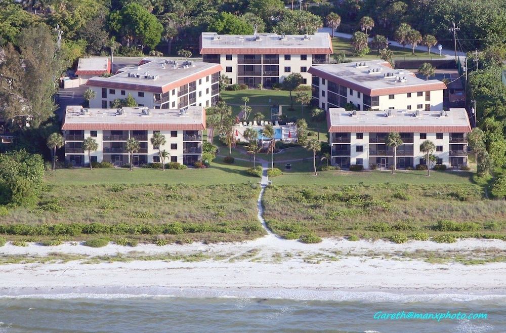Sandalfoot Beachfront Condominium