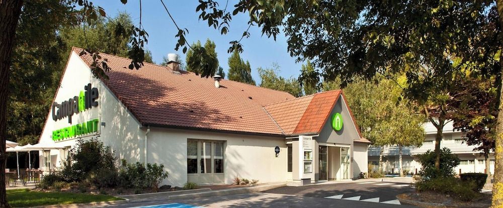 Campanile Valenciennes Ouest - Petite Foret