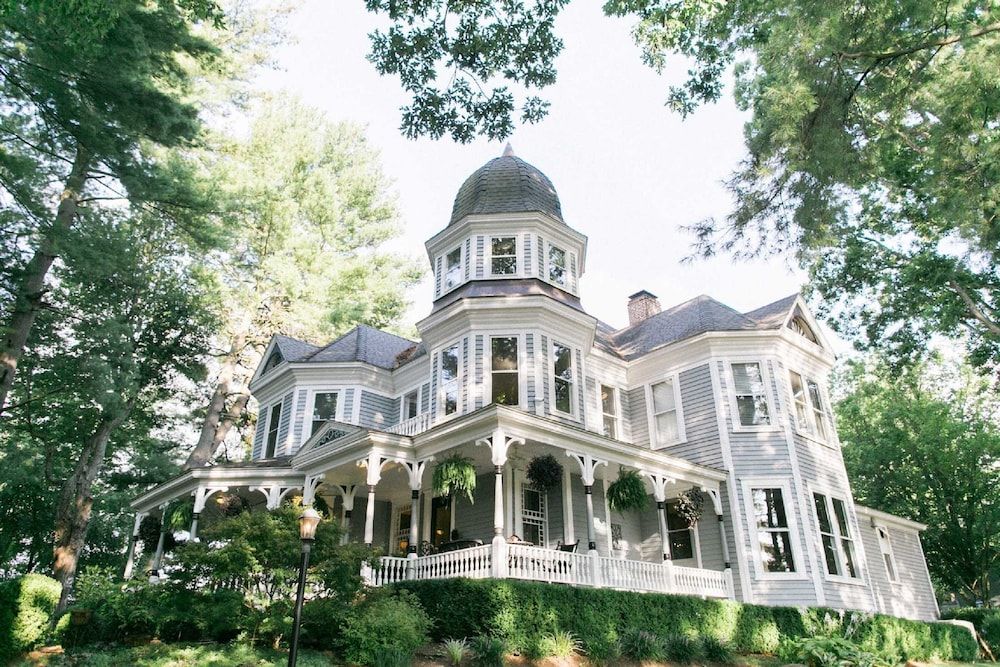 빌트모어 빌리지 인 B&B