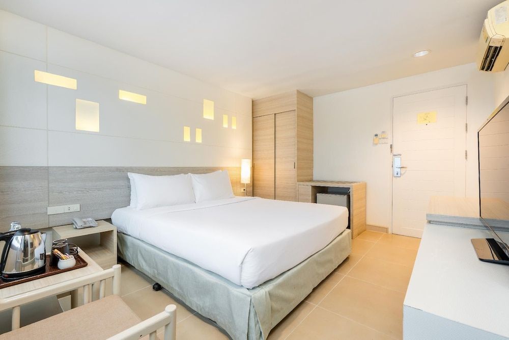 Sunshine Hotel And Residences
