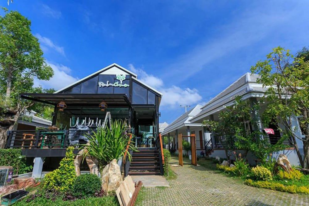 Palmchwa Resort