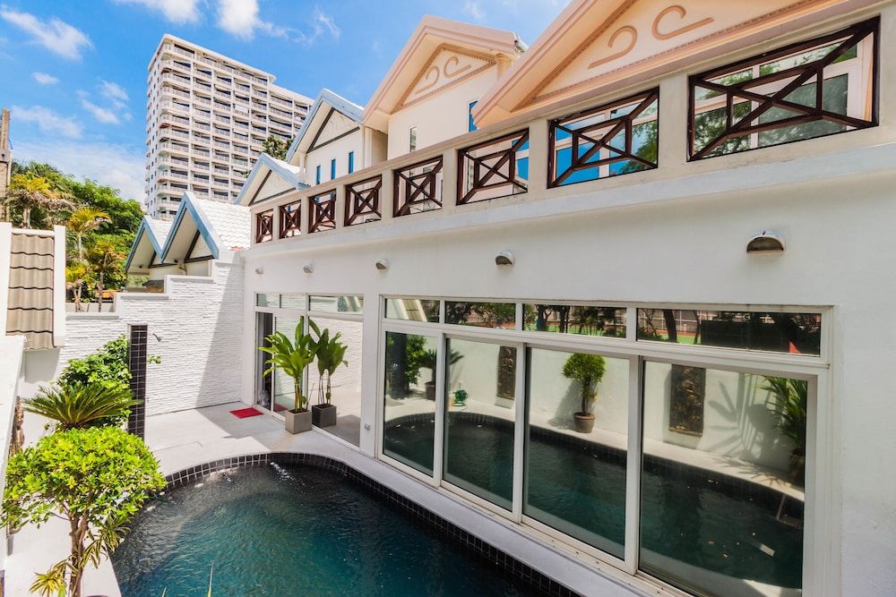 Jomtien Palace Pool Villa By Pattaya Sunny Rentals