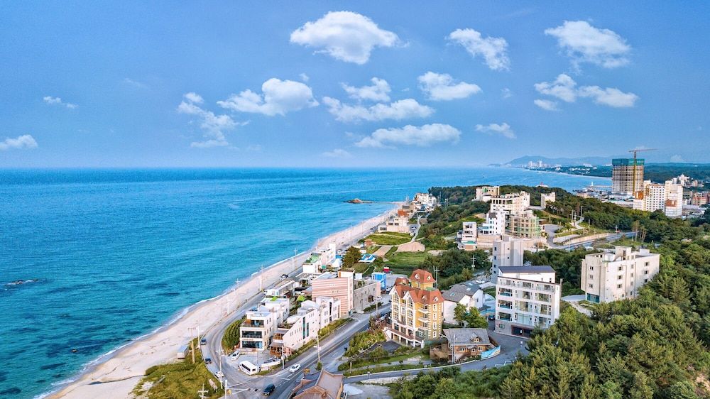 Gangneung Pension Sea and - Pet Friendly