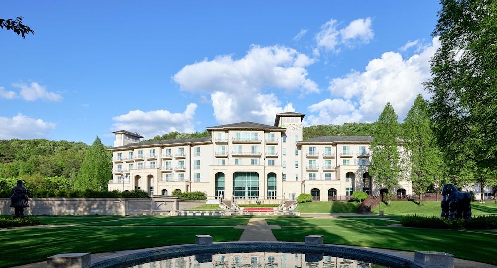 Adonis Hotel
