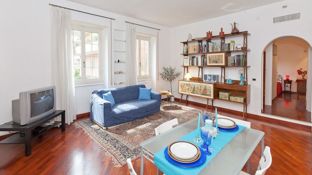 Rental In Rome Pateras Flower