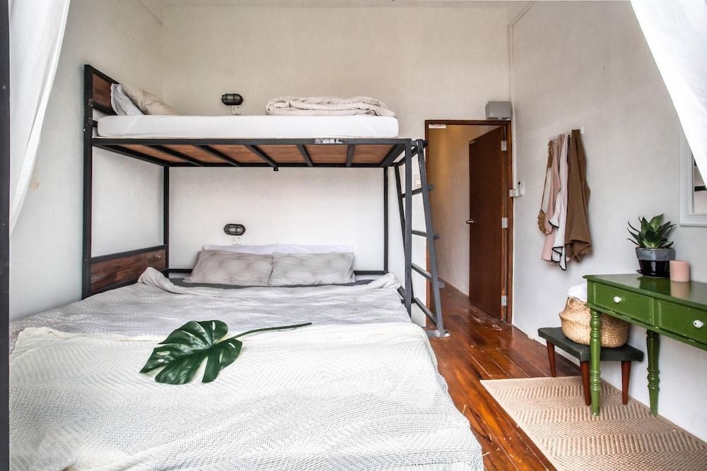Klong House Hostel