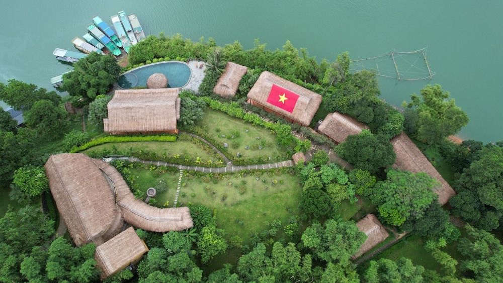 Mai Chau Hideaway Lake Resort