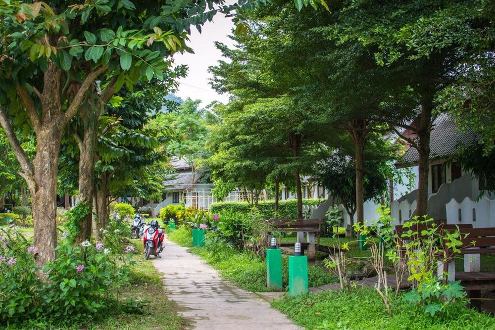 Pai Backpackers Paradise - Adults Only