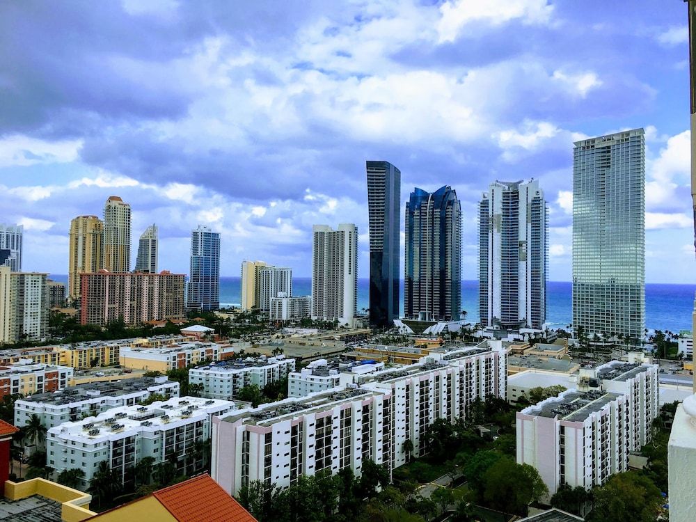 Big Place in Sunny Isles near Beach