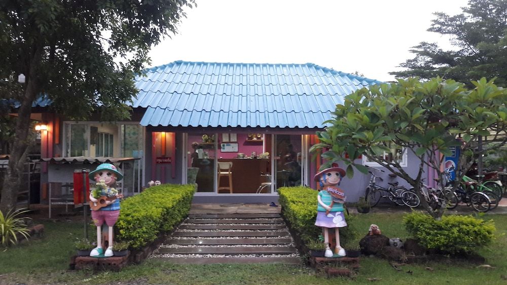 RoomQuest Chonburi Phanat Nikhom