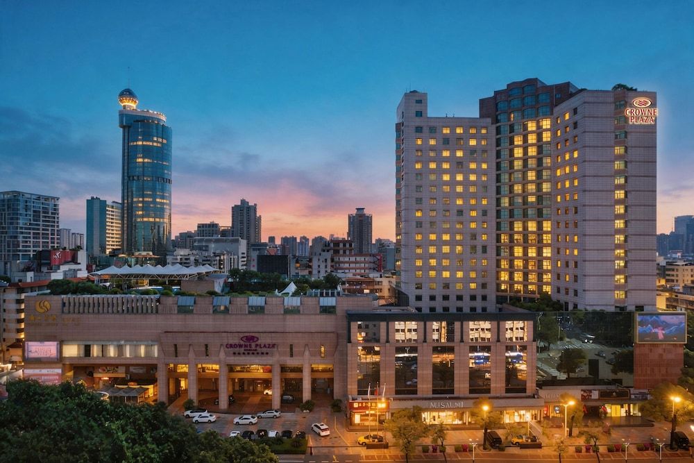 크라운 플라자 포산 바이 IHG
