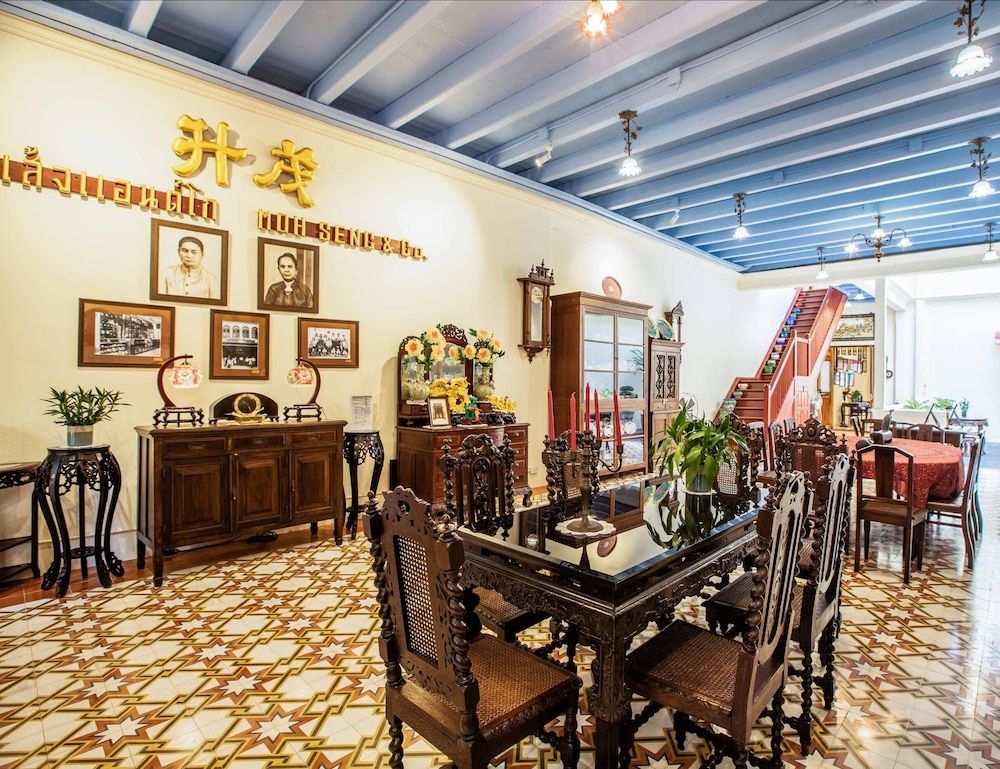 Woo Gallery and Boutique Hotel