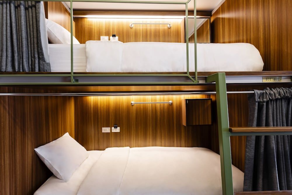 KhunLuang Hostel - Adults Only
