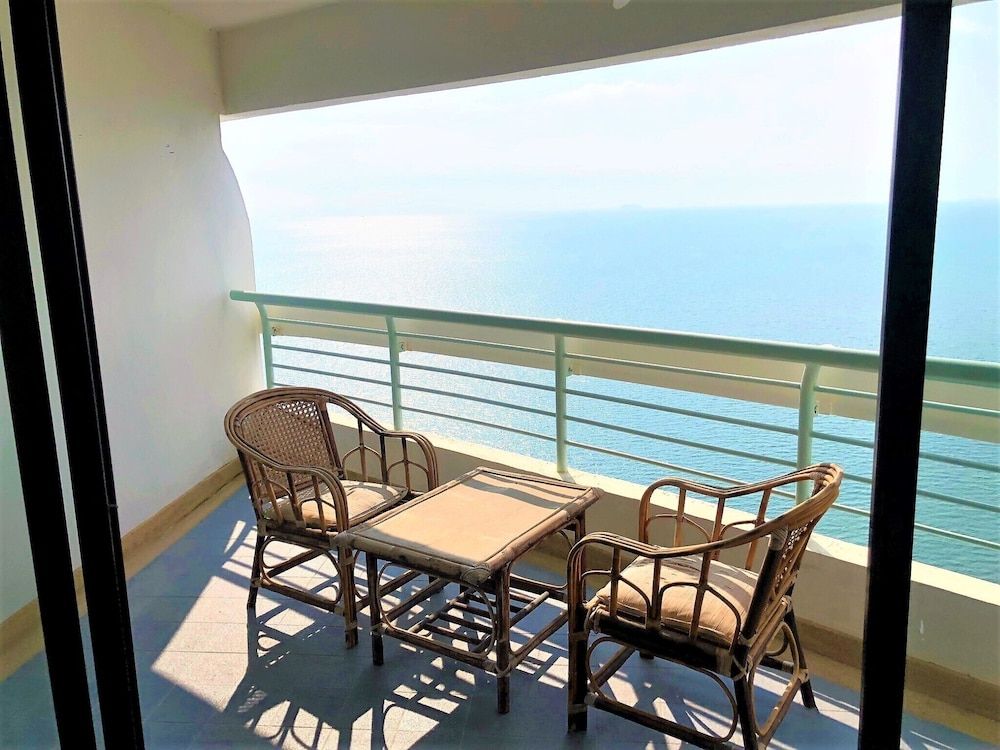 Metro Jomtien Condotel - Sleeps 2