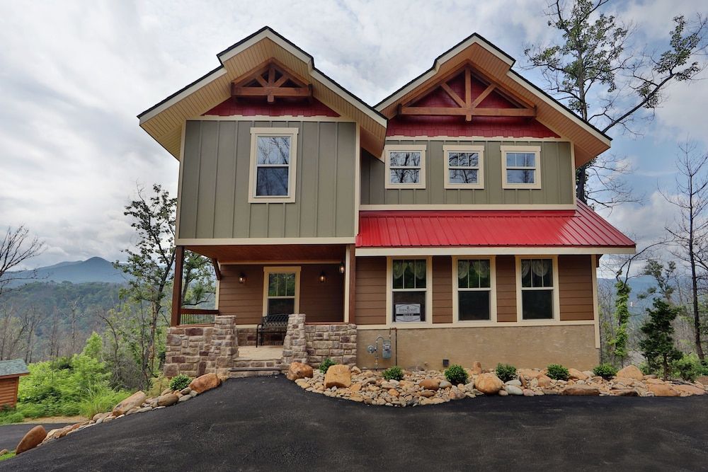 Above It All - Four Bedroom Cabin
