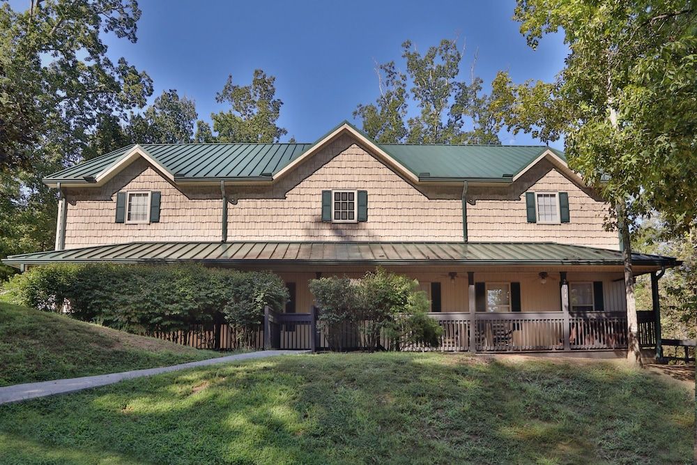 Oak Tree Lodge 3 - Fifteen Bedroom Chalet Lodge