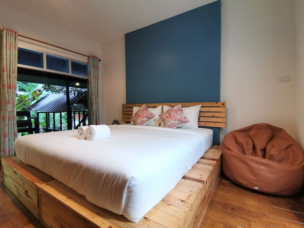 Nua Tone Resort & Cafe