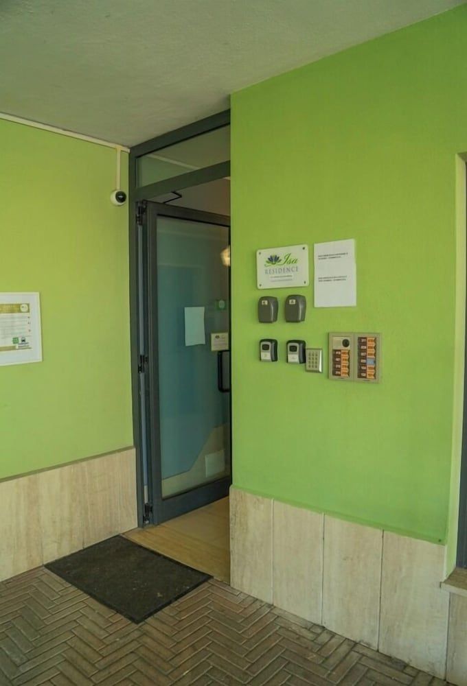 Isa Fiumicino Airport Residence