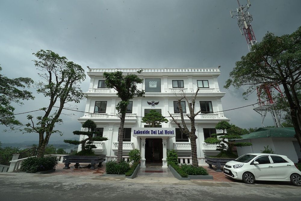 Lakeside Dailai Hotel