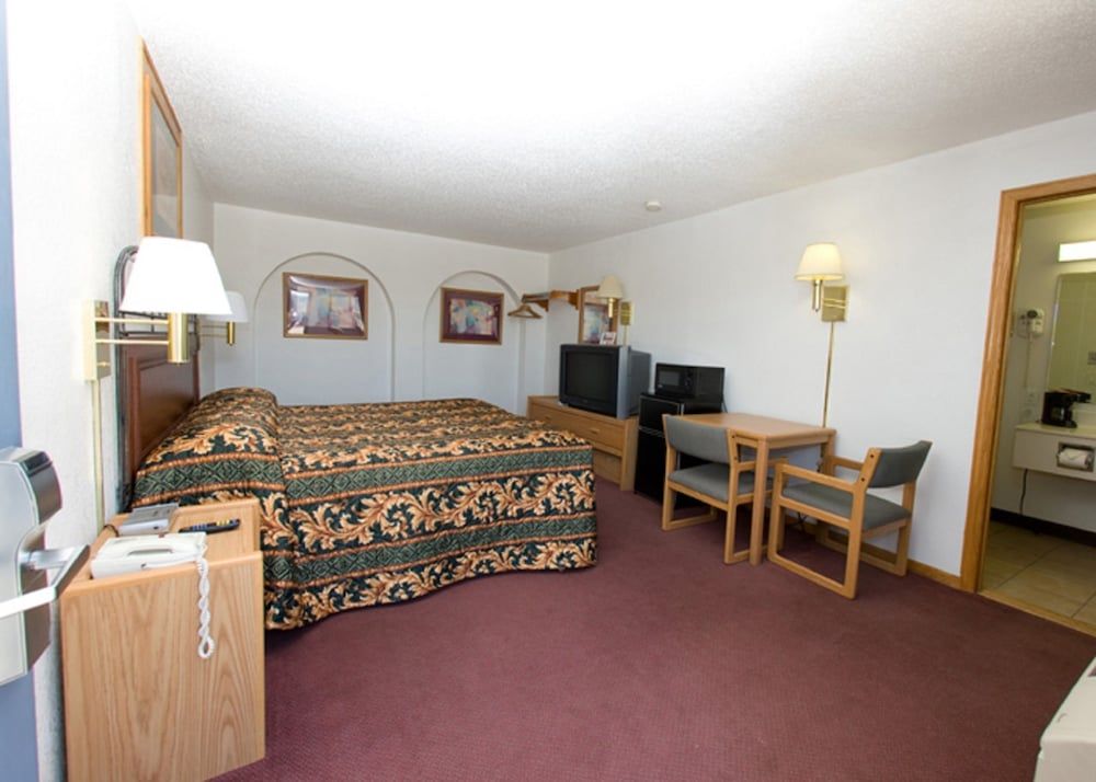 North Country Inn & Suites