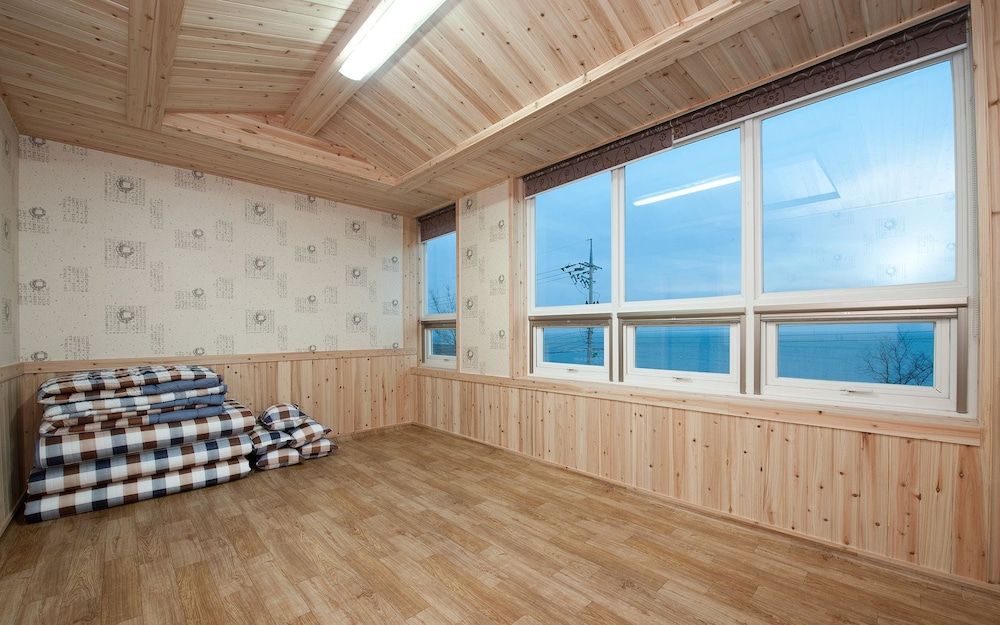 일출여다지펜션