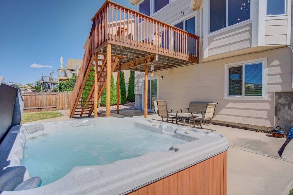 5BR Theatre & Arcade AF Academy Trails, W/hot Tub!