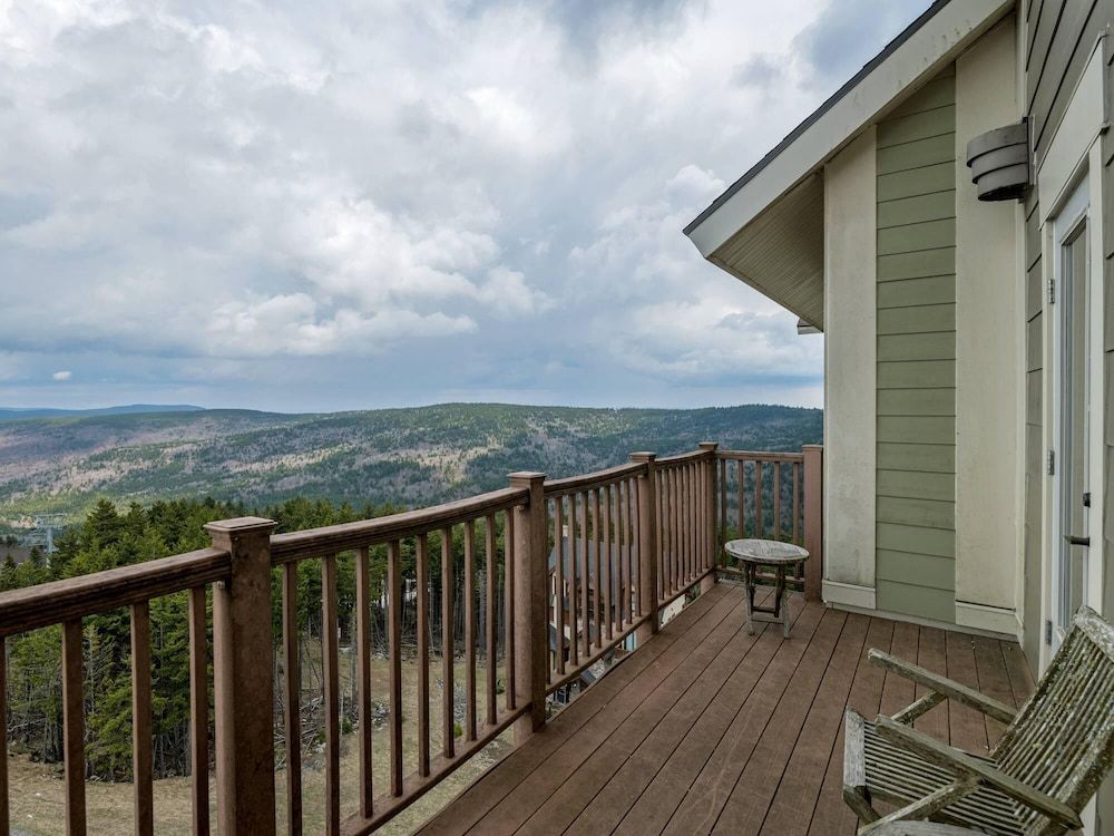 2 Br: Soaring Eagle 402