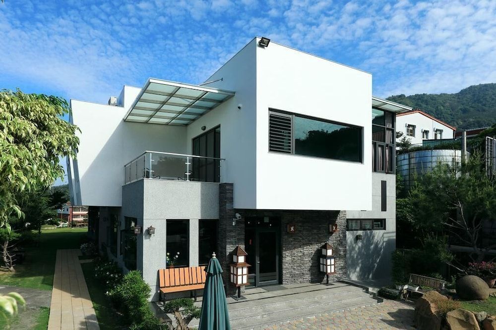 파이브 마운틴스 앤드 스리 워터 B&B