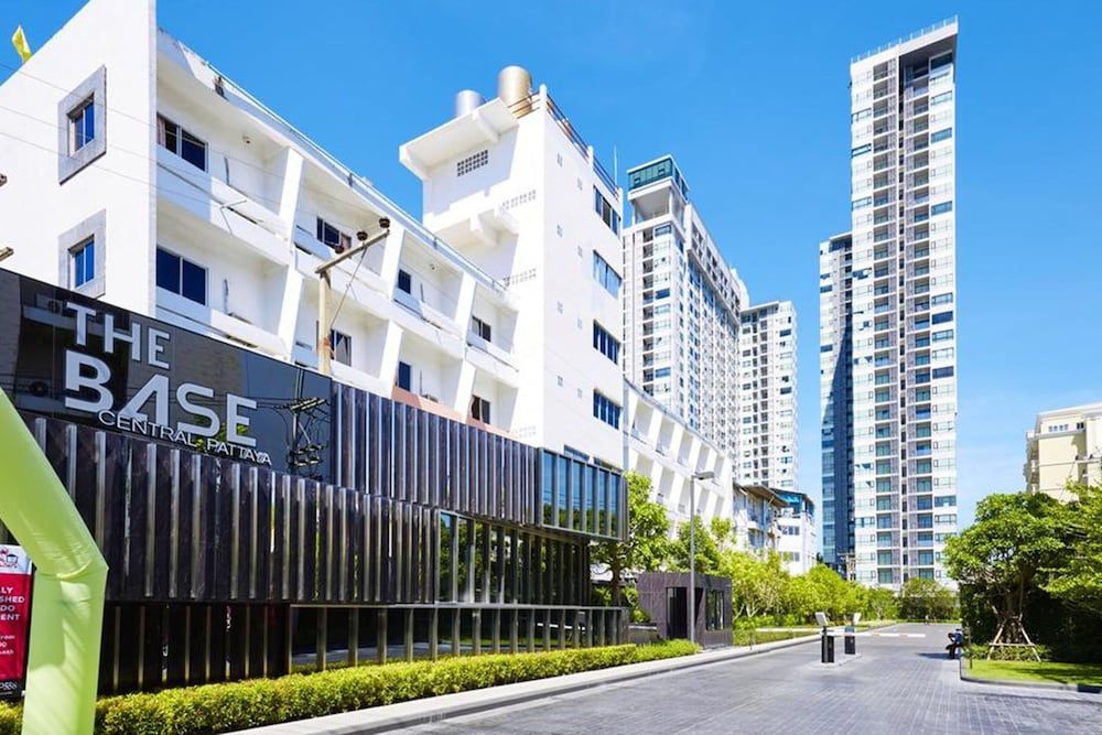 Pony's Homestay -The Base Condo-