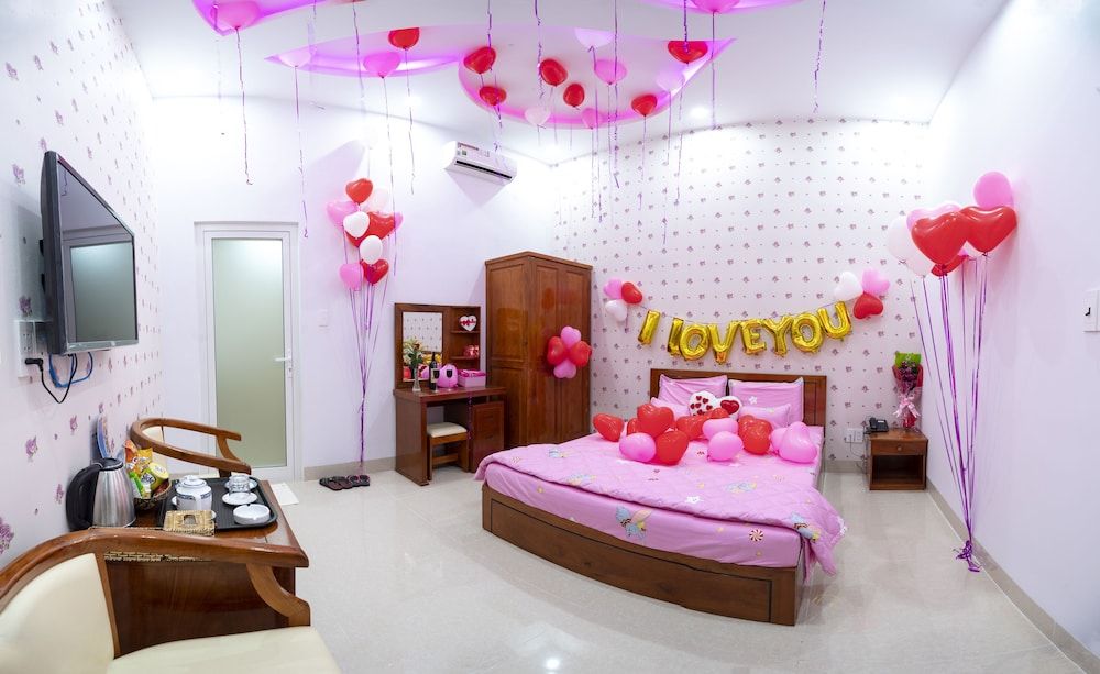 Paradise Hotel