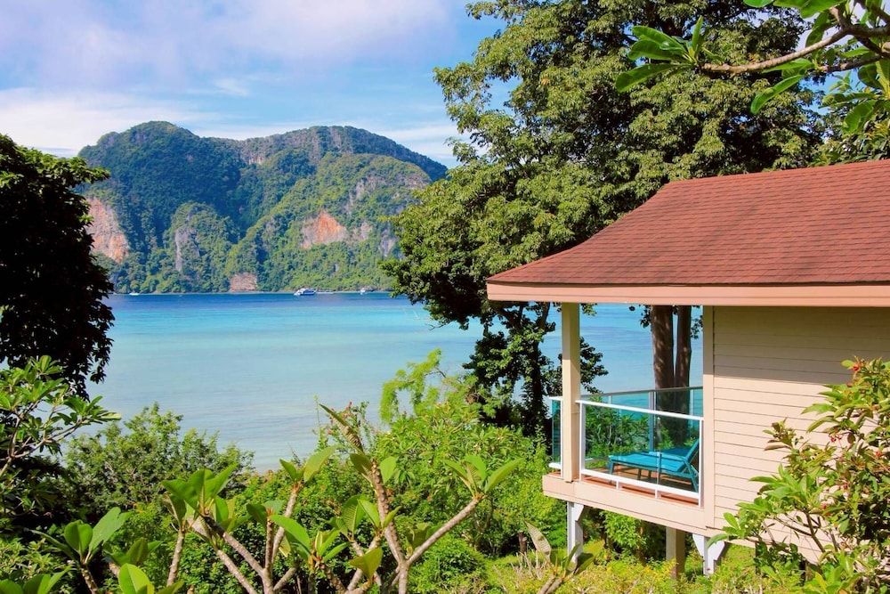 Bayview Resort Phi Phi Island - Beach Front Resort