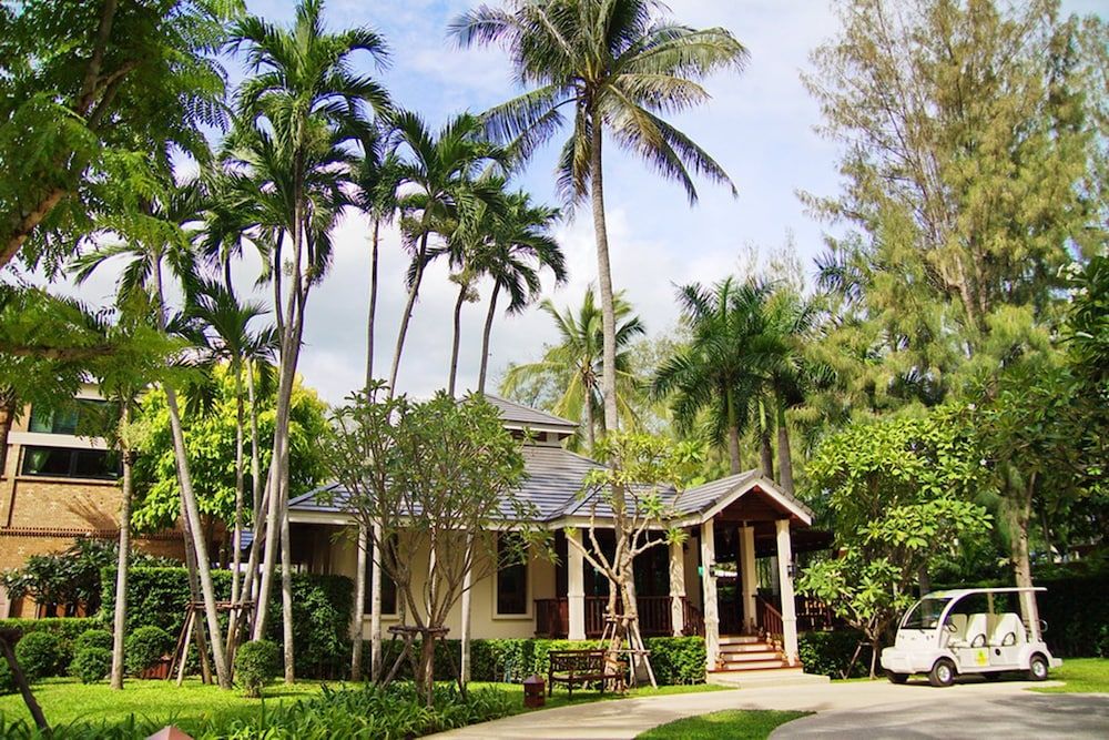 Raya Resort Beach front - The Most Green Resort in Cha-am