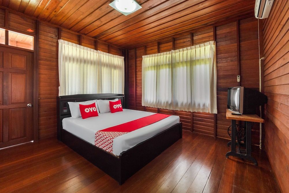 OYO 1143 Phet Luran Thai Resort Kohchang