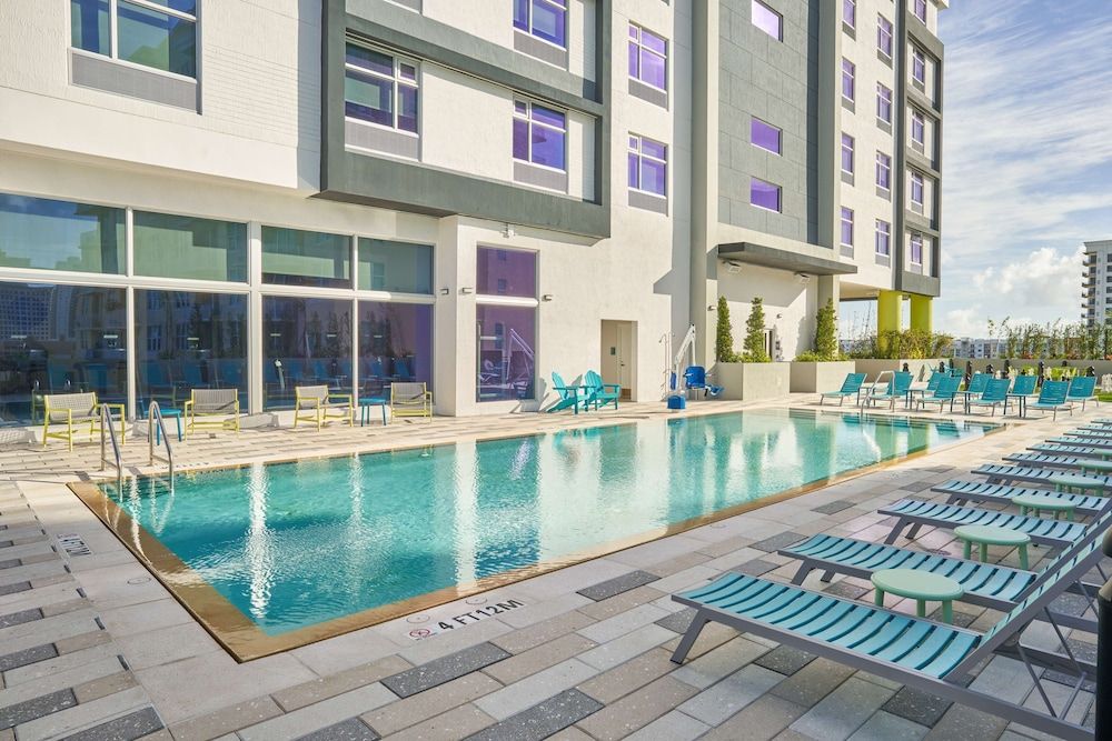 Tru by Hilton Fort Lauderdale Downtown