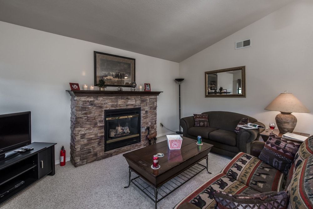 411alpinevillage100mtncb - Alpine Village Cabin #100