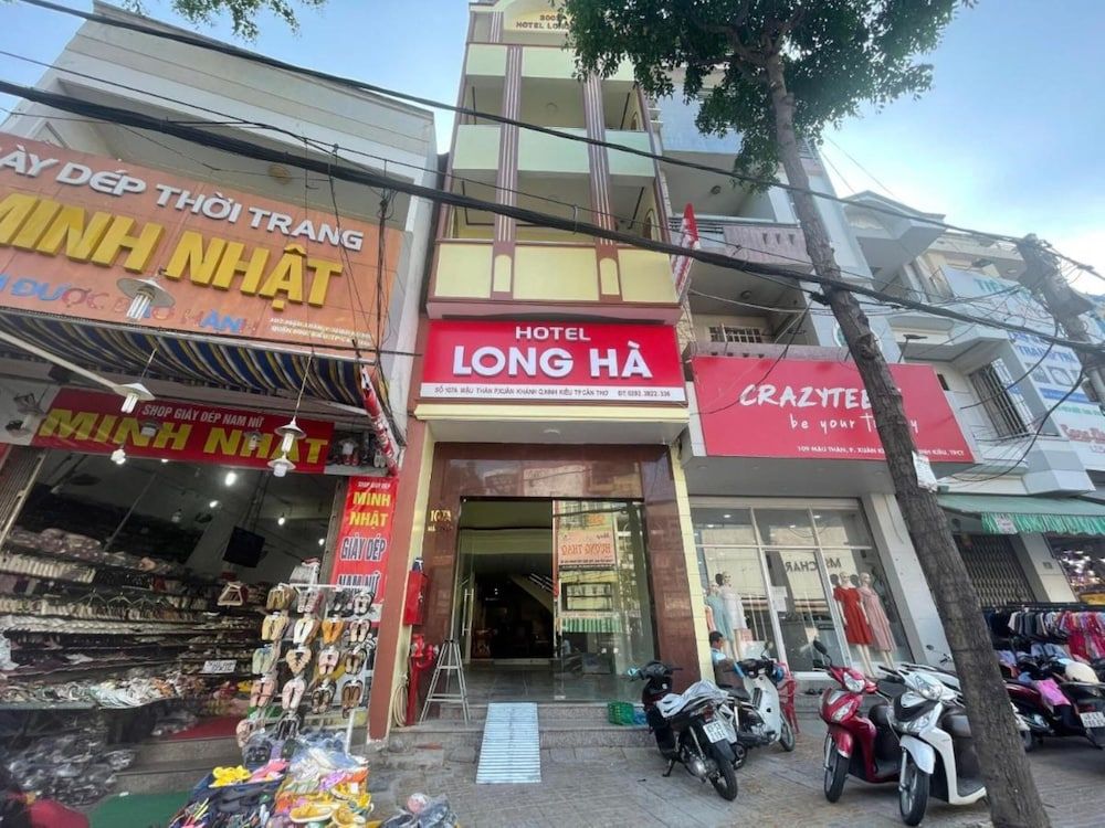 Long Ha Hotel
