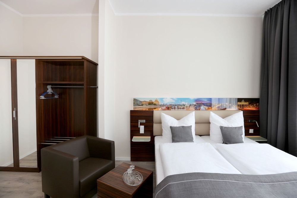 Hoteltow