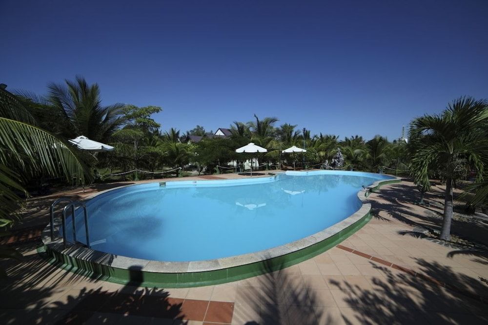 Con Ga Vang Resort