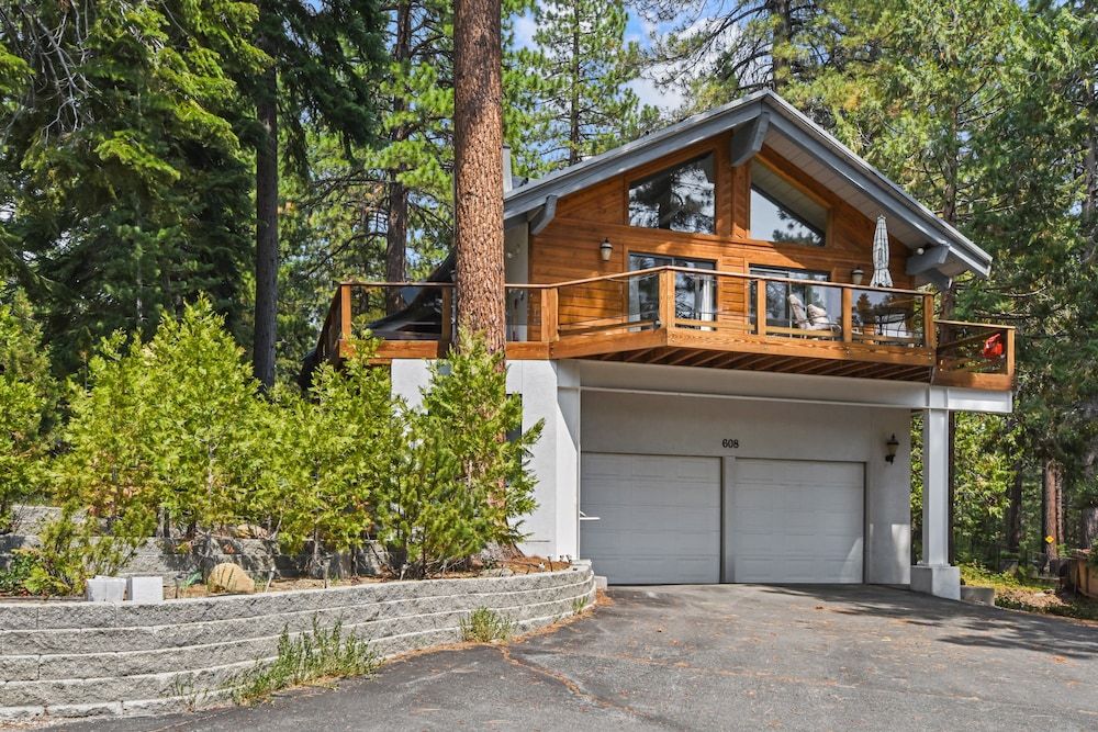 Tumbleweed Trails Deck & Hot Tub!