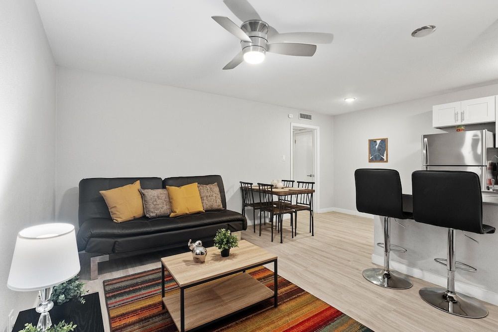 UT 하이드 파크 근처 모던 1BR Evonify